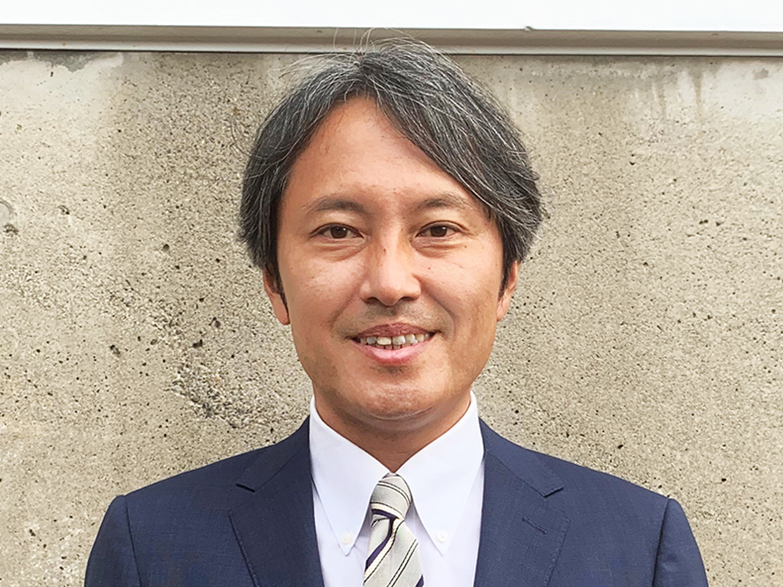 街の屋根やさん上越店 内山勇人 街の屋根やさん上越店 内山勇人